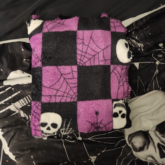 Other - Purple/black checkered halloween throw blanket